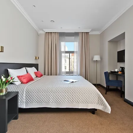 15th Avenue 3*