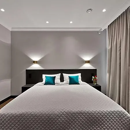 15th Avenue 3*