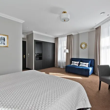 15th Avenue Hotel