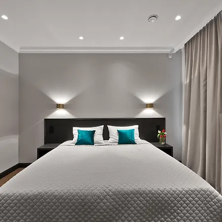 15th Avenue Hotel 3*